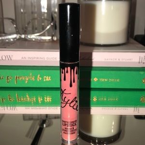 Kylie matte liquid lipstick- posie K